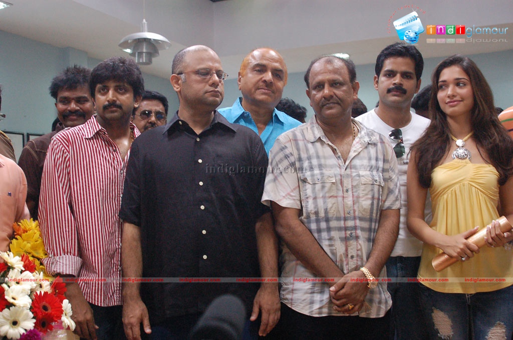 Thillalangadi Movie Launch Event hd photo